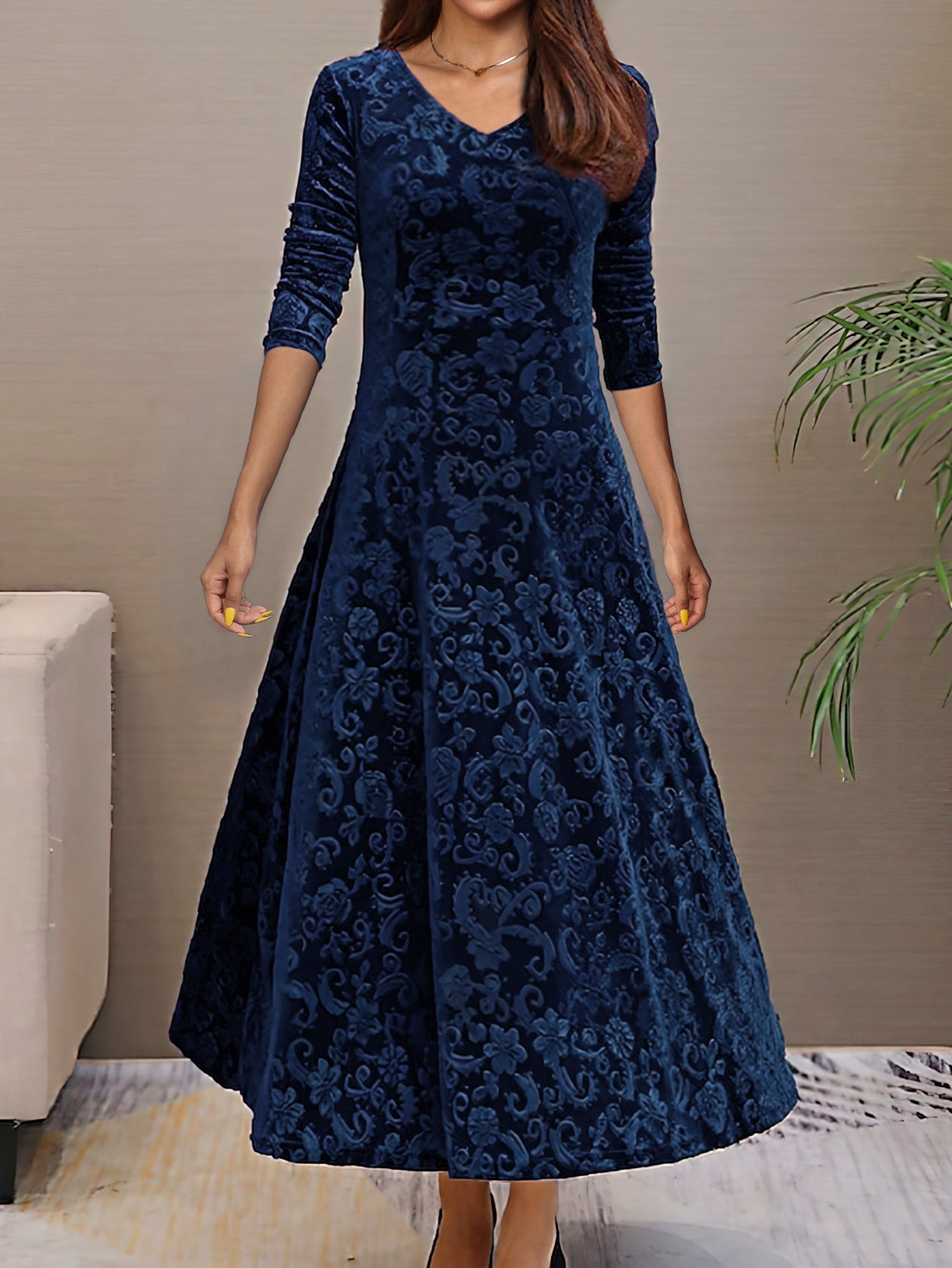 Isabella | Plus Size Floral Velvet Dress with Long Sleeves