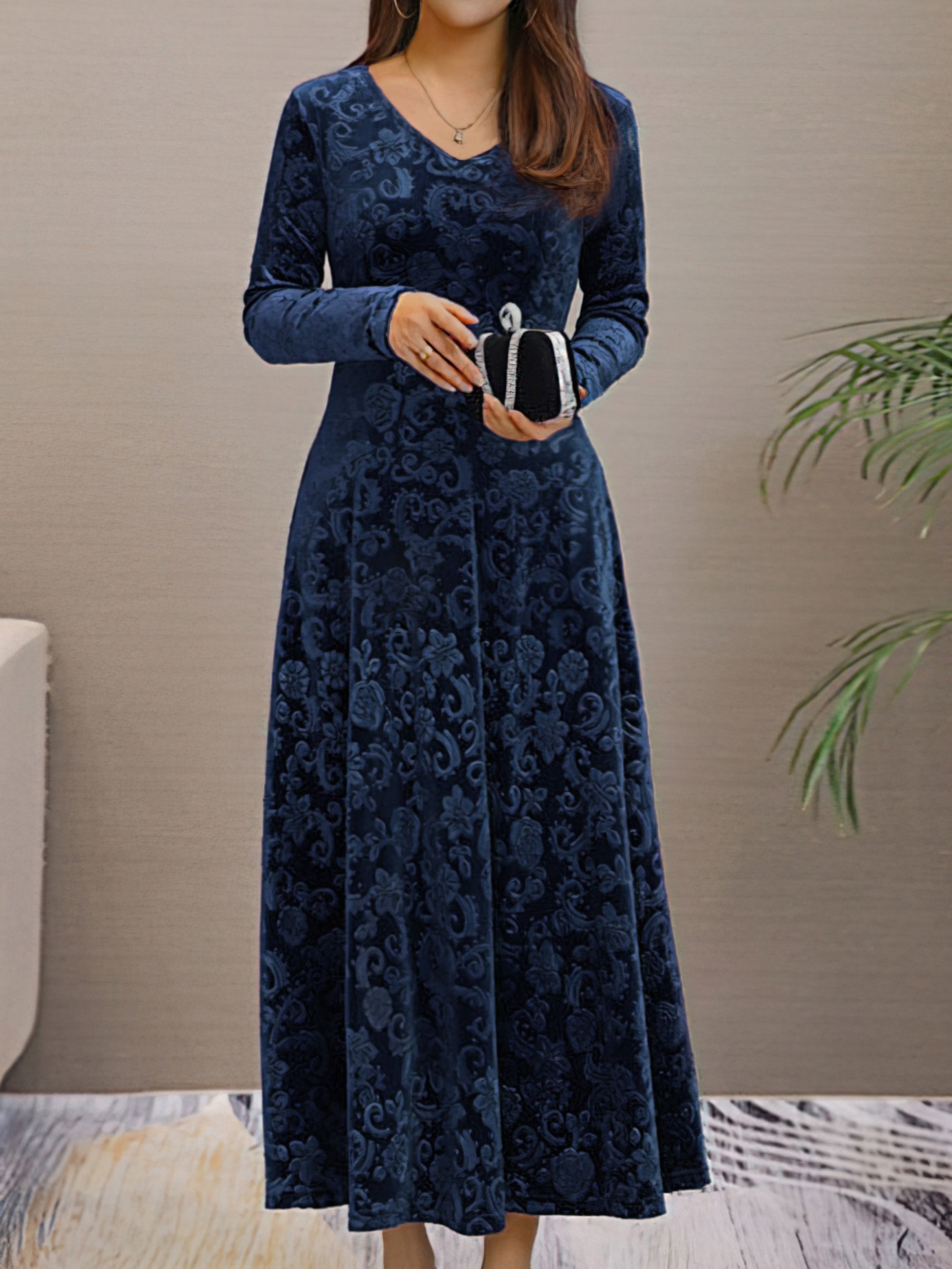 Isabella | Plus Size Floral Velvet Dress with Long Sleeves